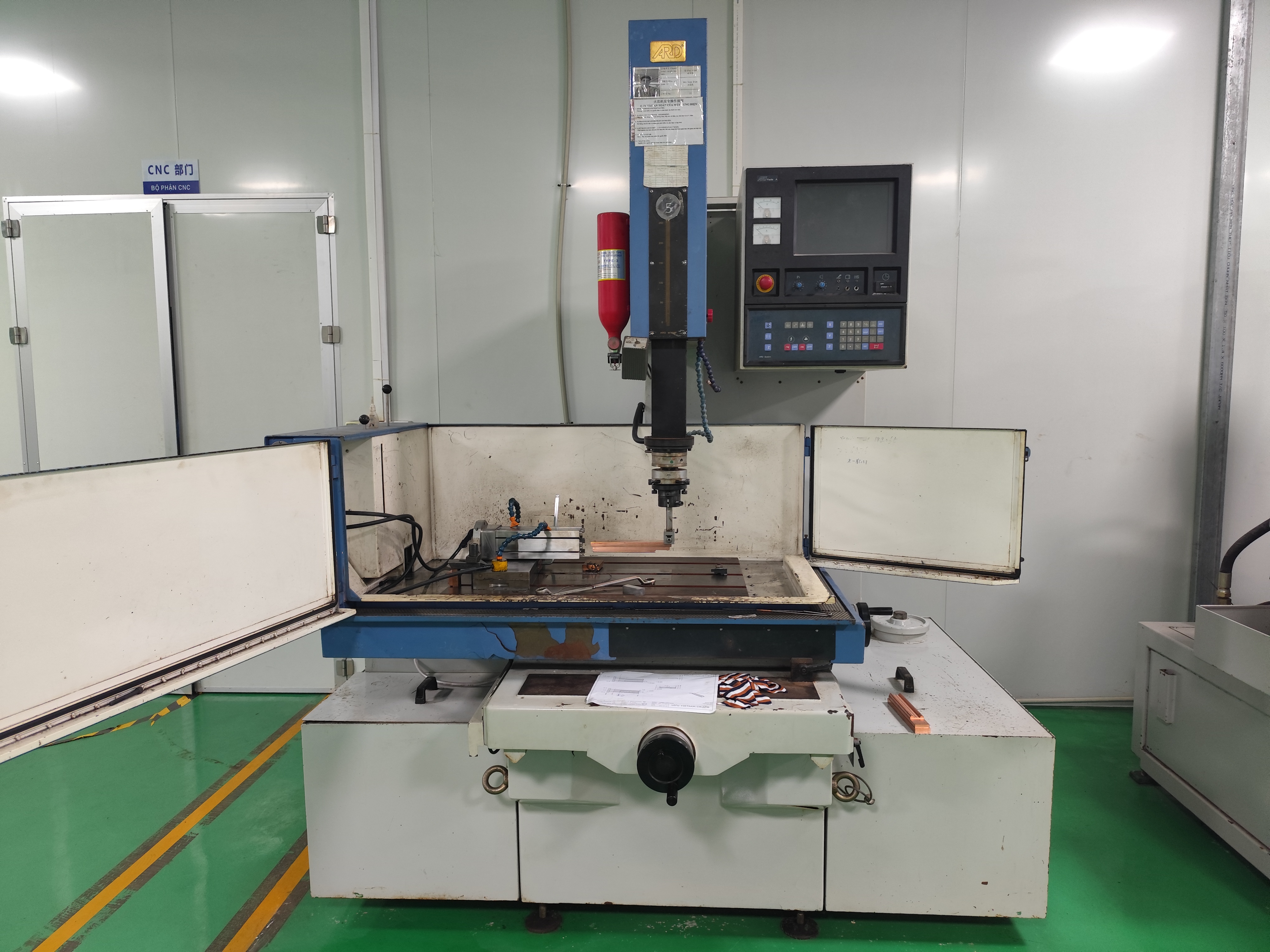 CNC milling machine (6)